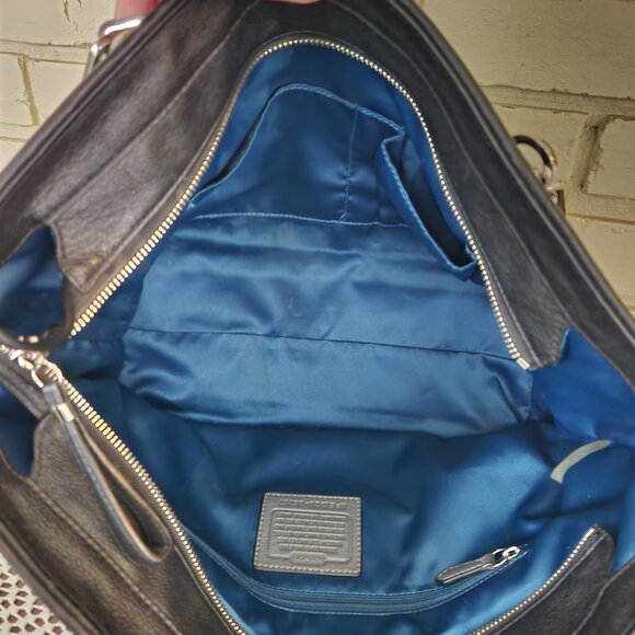 Euc Coach Signature Black Shoulder Bag Purse - Picture 12 of 13